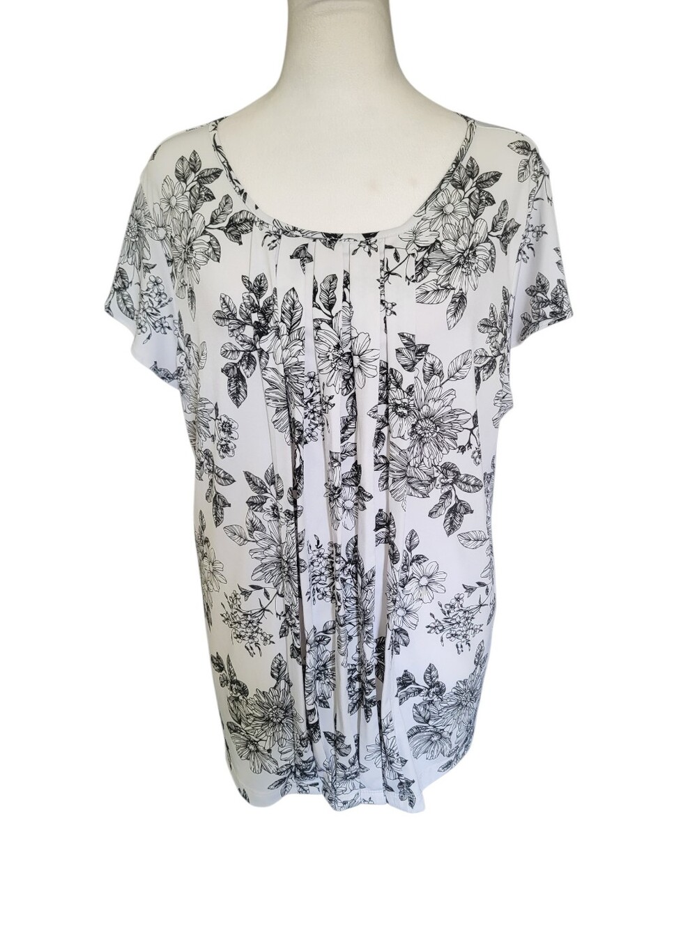 Liz Claiborne Floral Scoop Neck Top Black/White sz XL